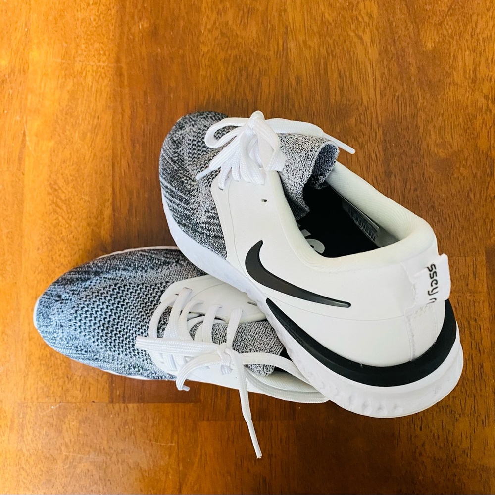 Nike Flyknit Odyssey React Sneakers - Picture 4 of 4